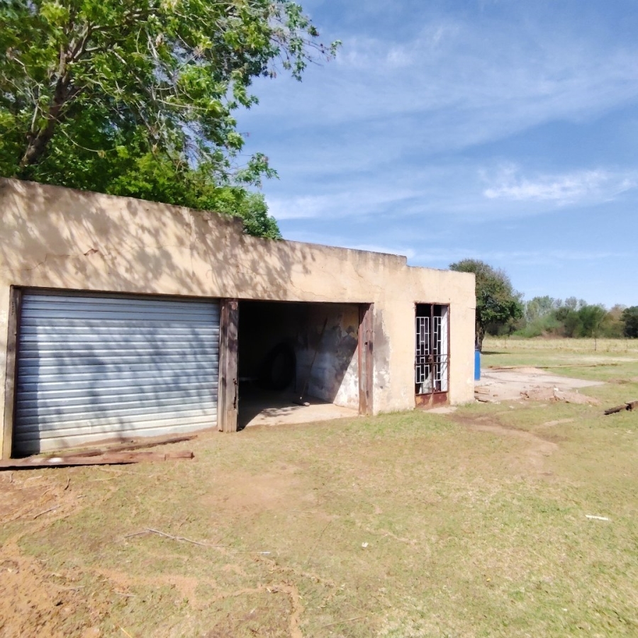Commercial Property for Sale in Roodewal Free State